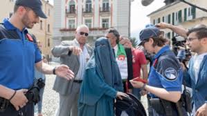 En suiza no ponen velitas, sino multas de 9.500 euros por llevar Burka