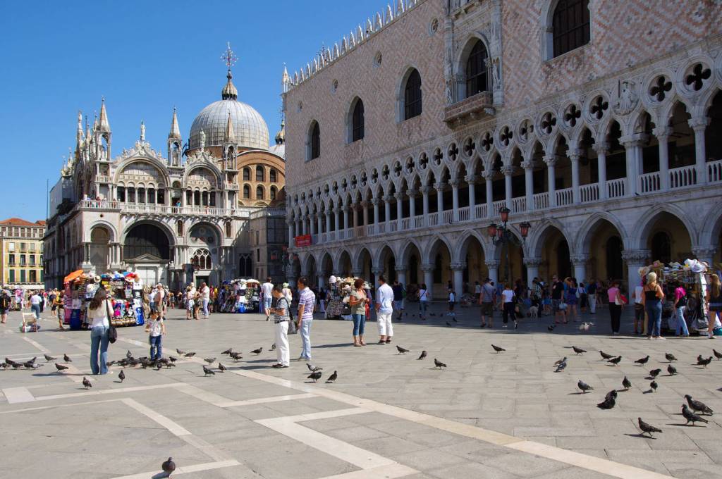 El alcalde de Venecia avisa de que abatirán a quien grite «Allahu Akbar»